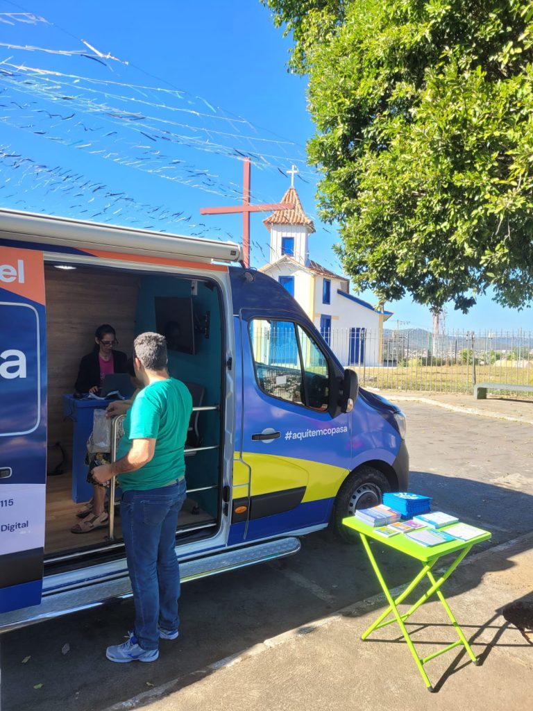 Agência Móvel da Copasa estaciona em Montes Claros